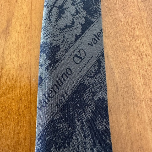 Valentino Cravatte Vintage Silk Brown Floral Men's Tie - Made in Italy. - Picture 5 of 10